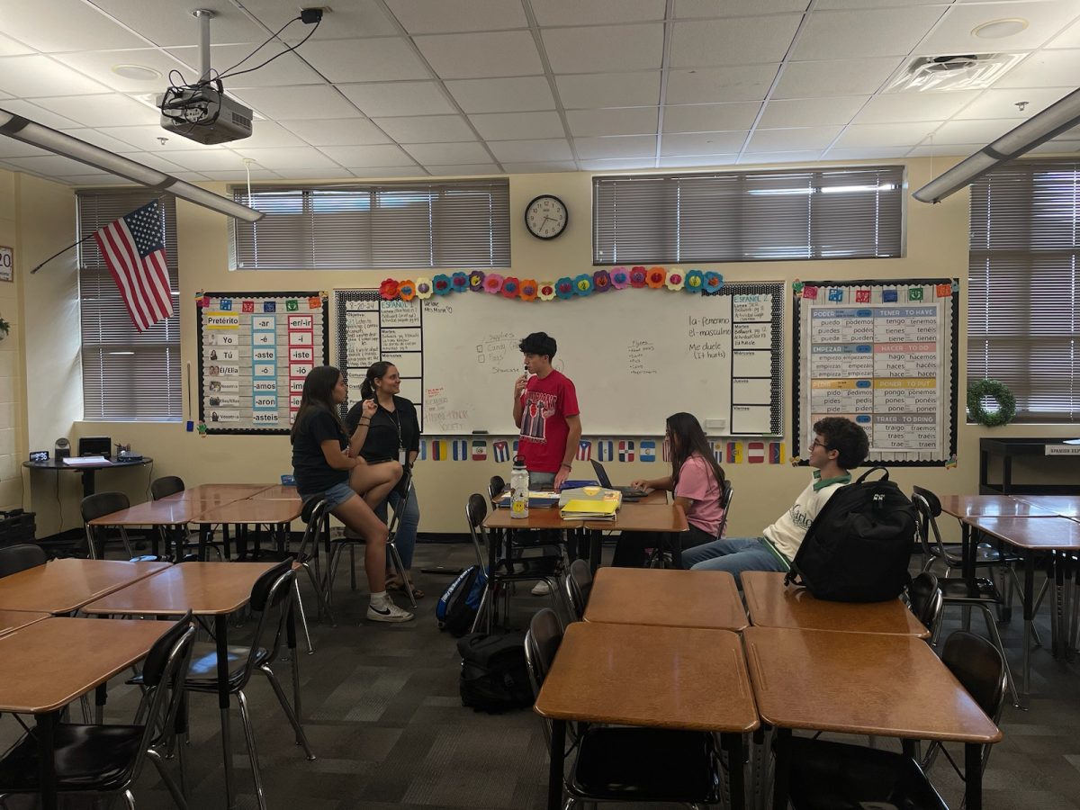 Hispanic Honors Society meets to discuss the upcoming Club Rush at Verrado High School. 