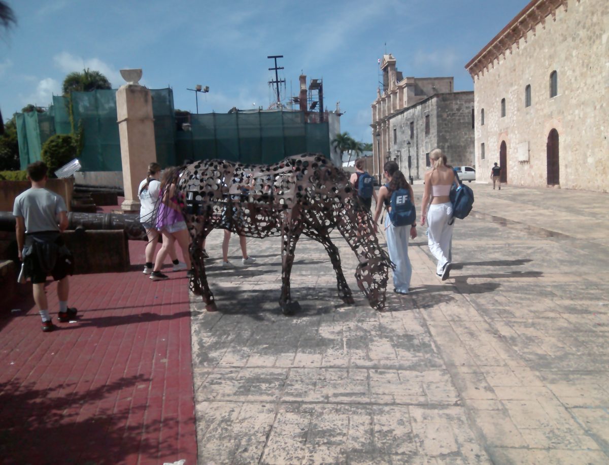 Next to the cannons were these two iron sculptures of animals, one being a horse (the one pictured), and another being an Ox, which is only a couple hundred feet away from the horse pictured and blocked by the horse in this photo. Unfortunately, the artist behind these sculptures was never told to me, and I couldn't find anything about the creator on the internet. Right aside the Horse on both sides are part of my tour group, some dawning their Education First (E.F.) Tours backpacks.