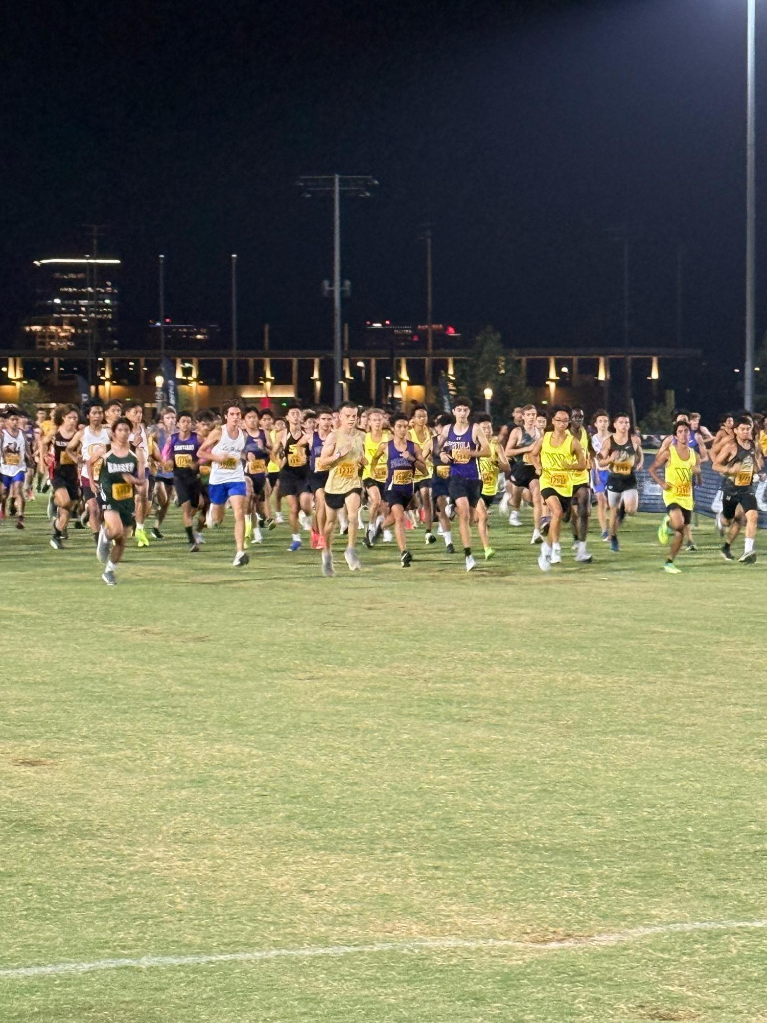 Teams from all across the western states begin a race on a grassy field. (Photo courtesy of Verrado XC)