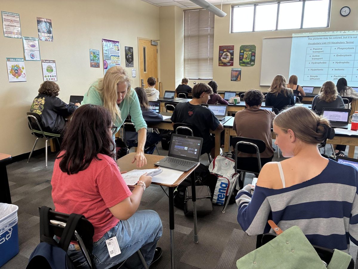 Ms. Wentz teaching students in her Biology class.
