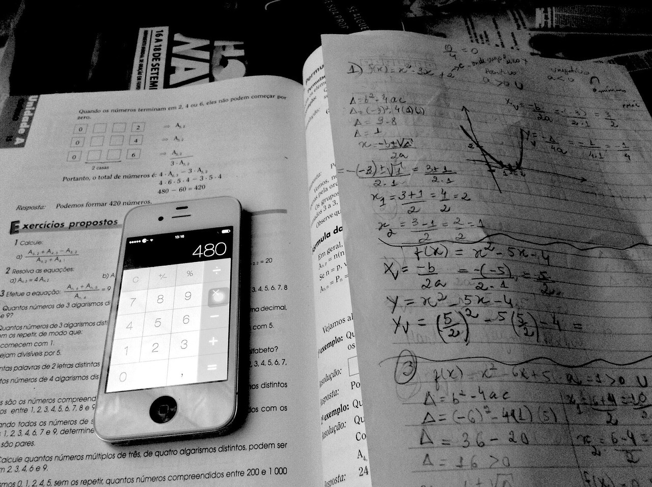 https://pixabay.com/photos/iphone-math-studying-2418042/